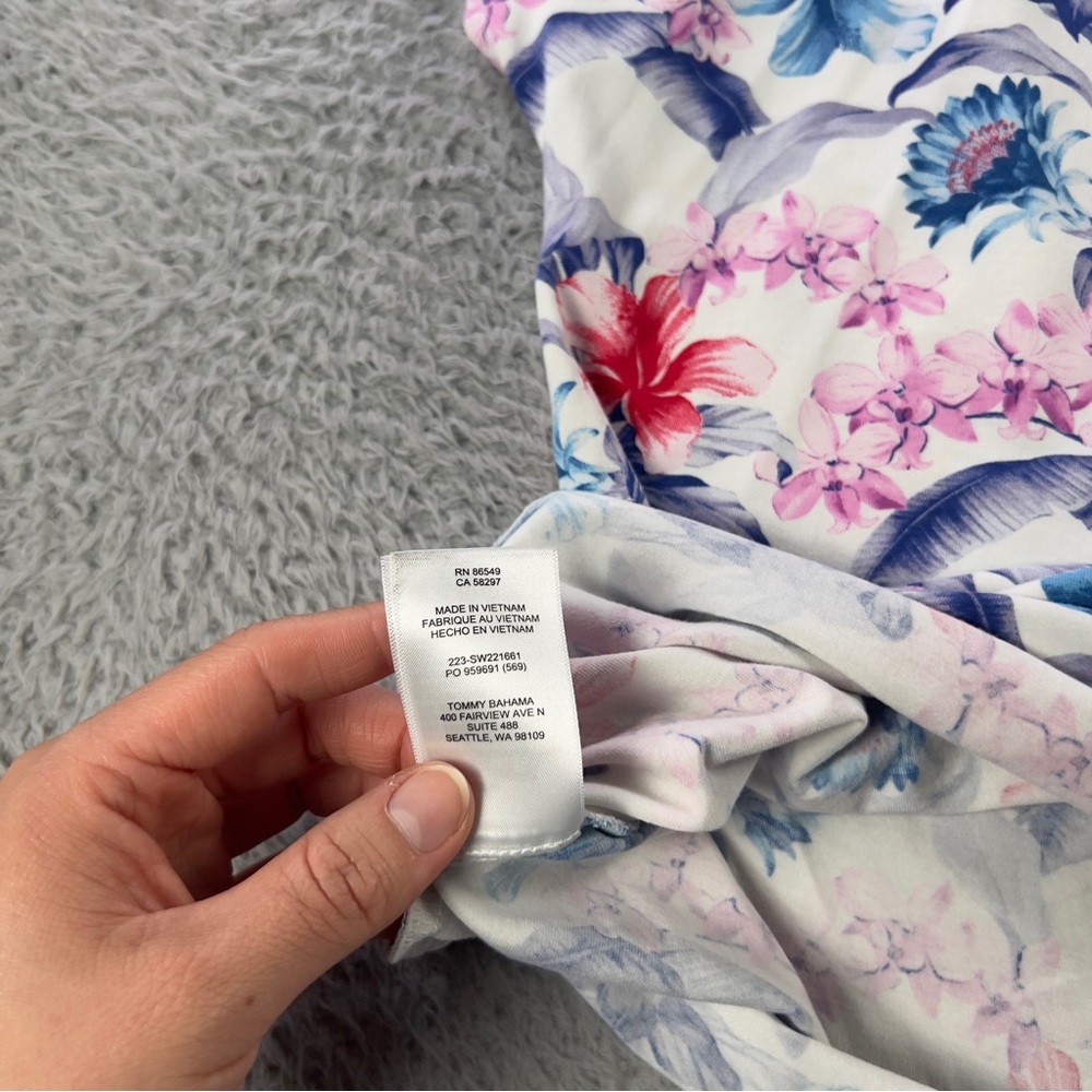Tommy Bahama Top Womens Medium White Floral V Neck Short Sleeve Tropical Preppy - Picture 6 of 9